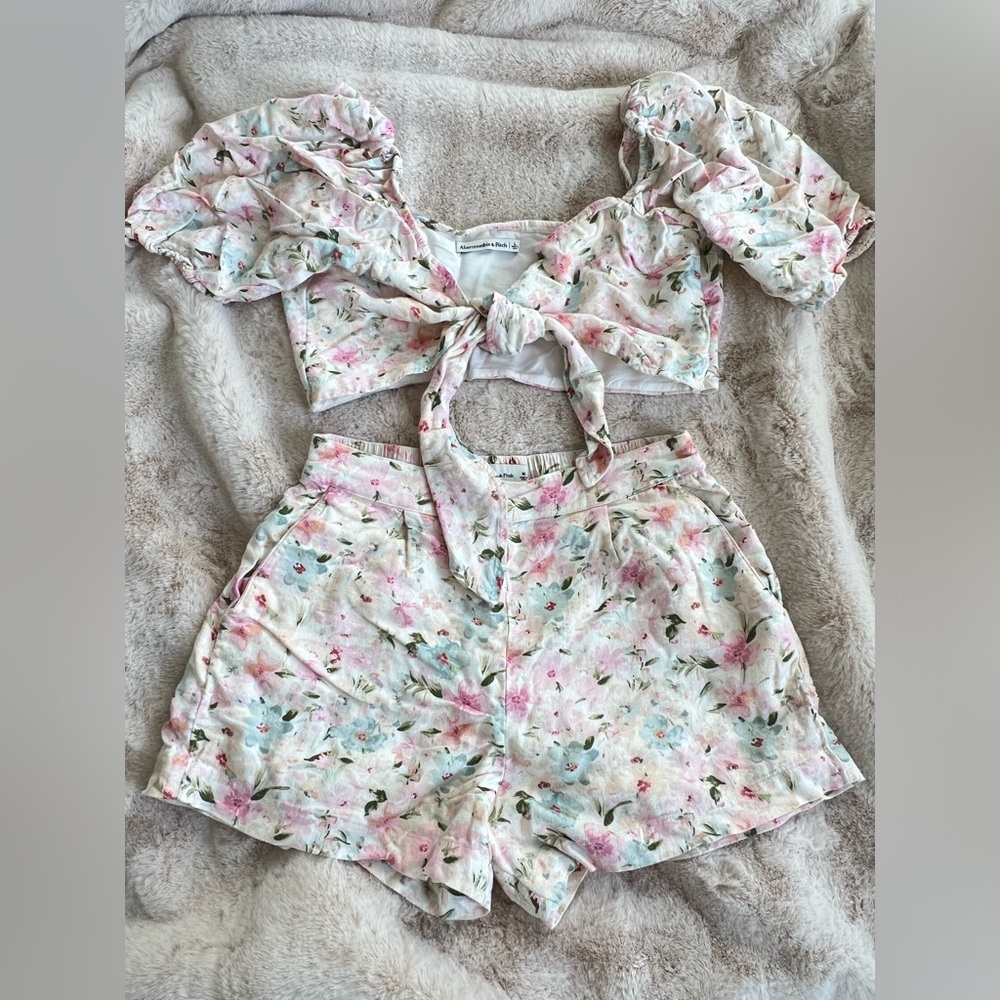 ABERCROMBIE FLORAL SET
